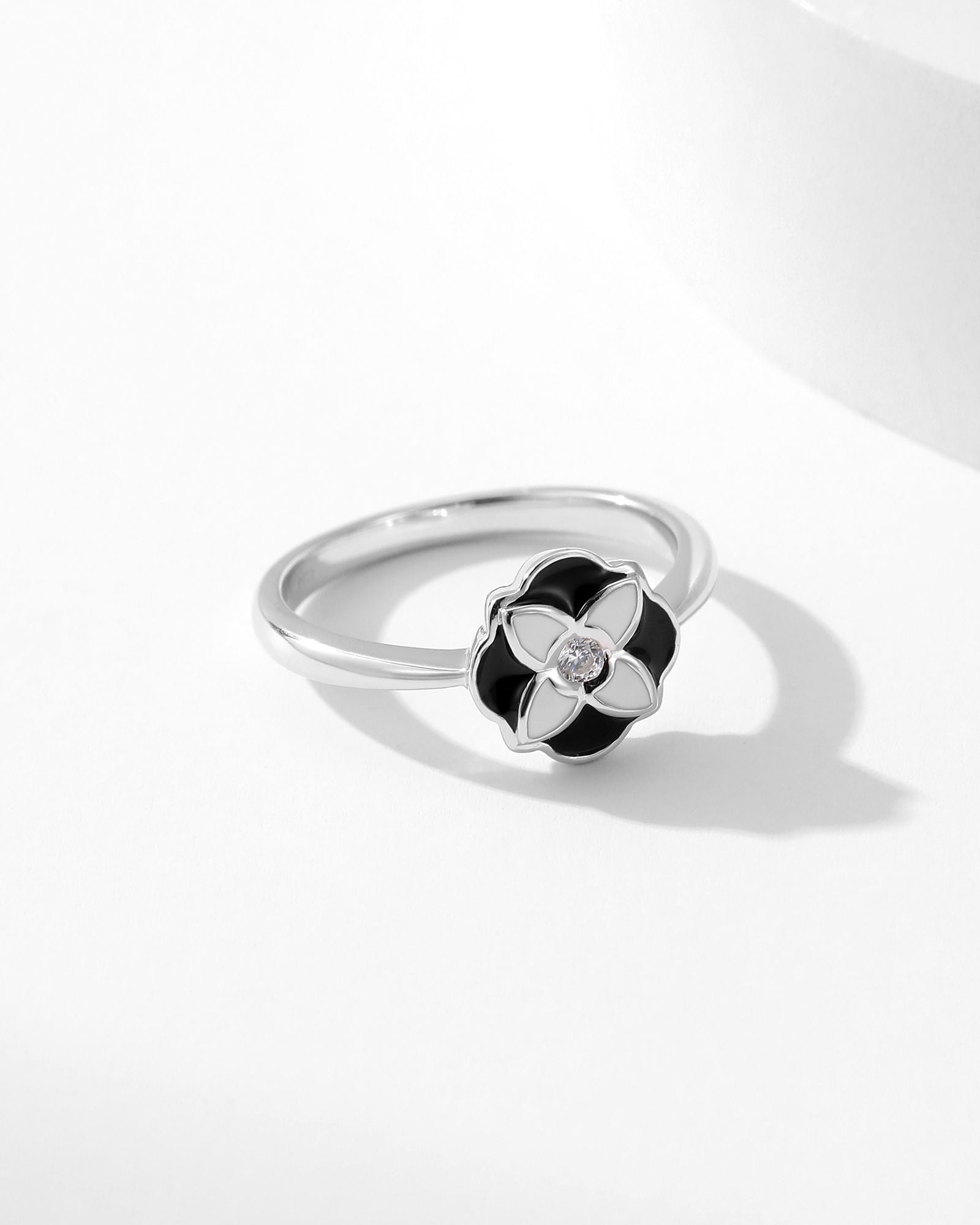 Fleur d’Émail Ring - 8312700