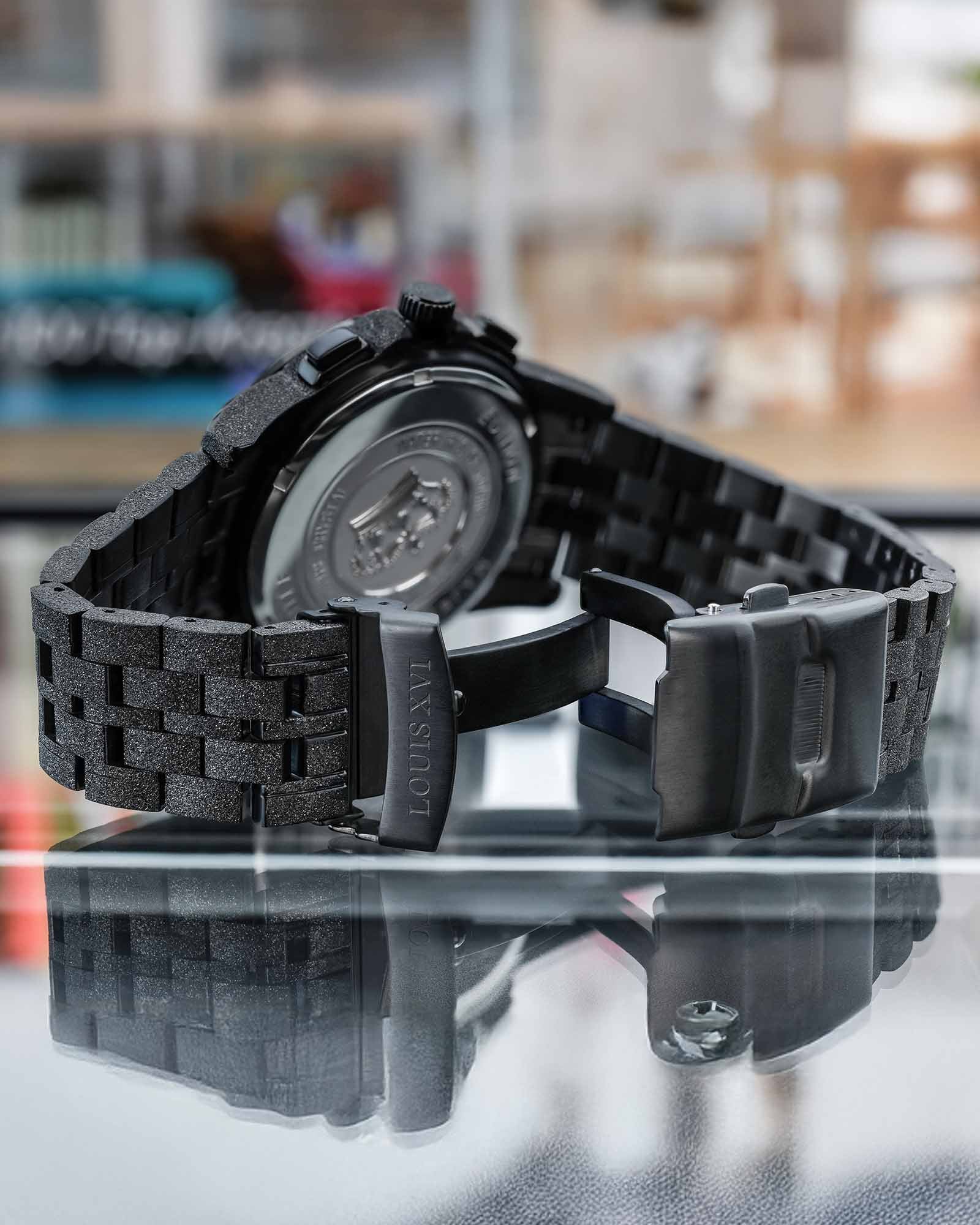 Majesté Frosted Iced Out 1182 Emerald Green - 43mm