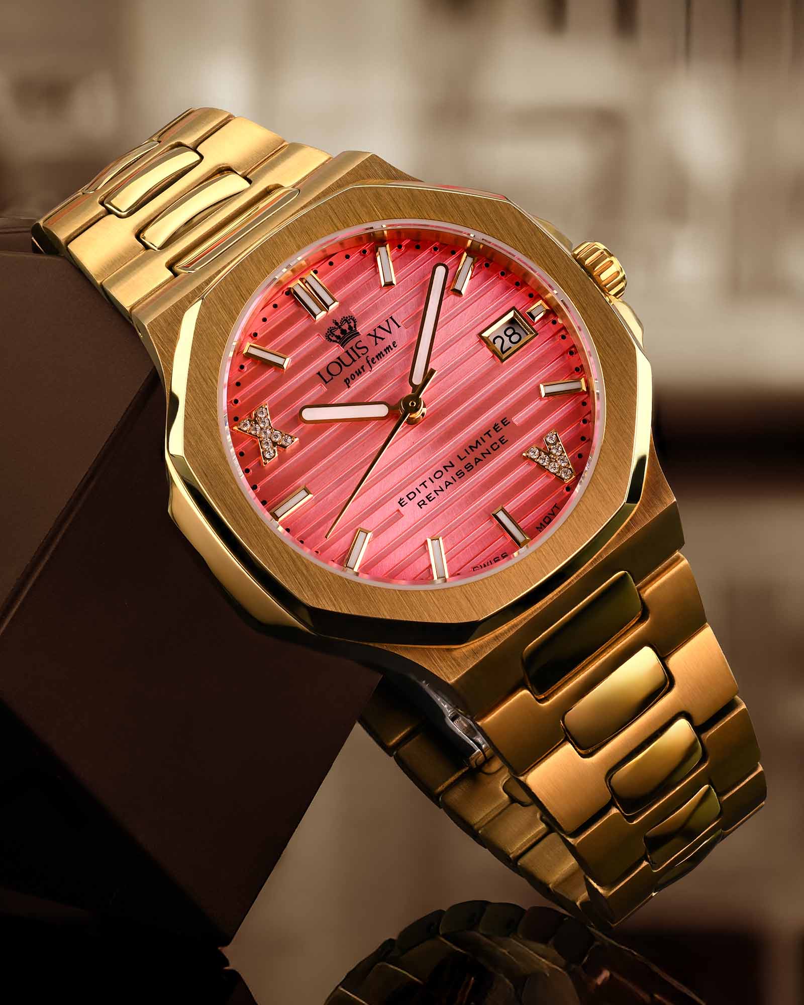 Renaissance Femme 6102 - 35mm