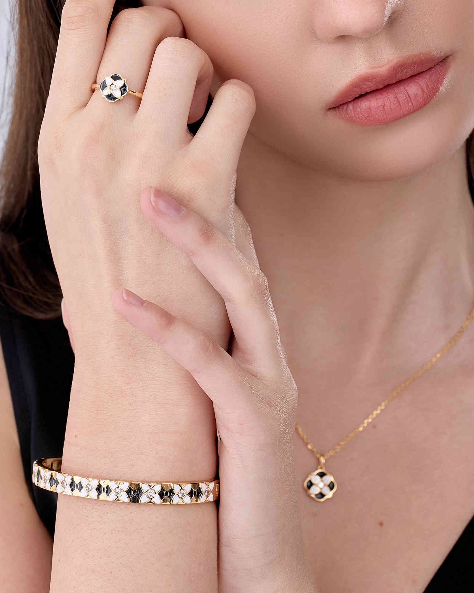 Fleur d’Émail Ring - 8310700