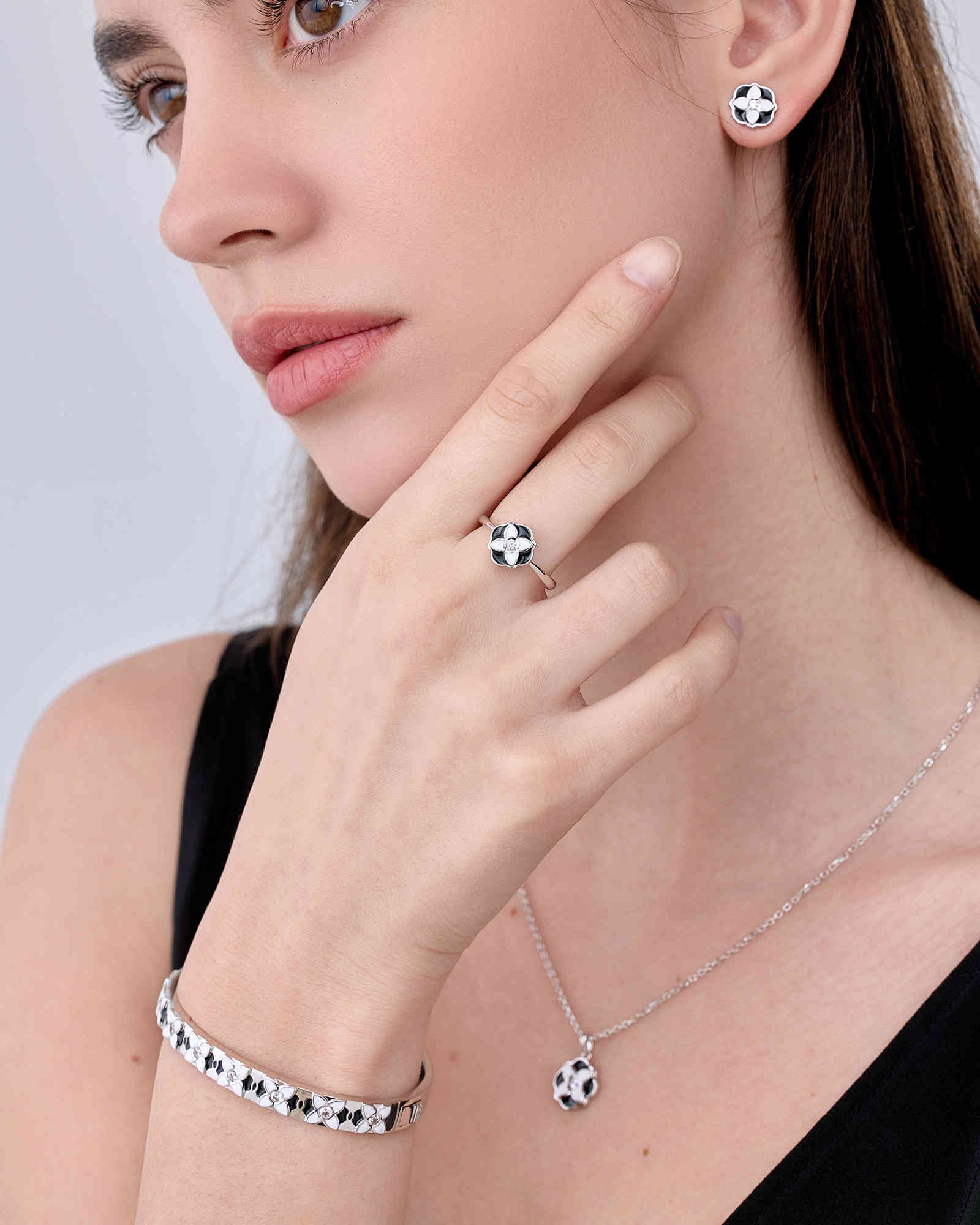 Fleur d’Émail Ring - 8312700