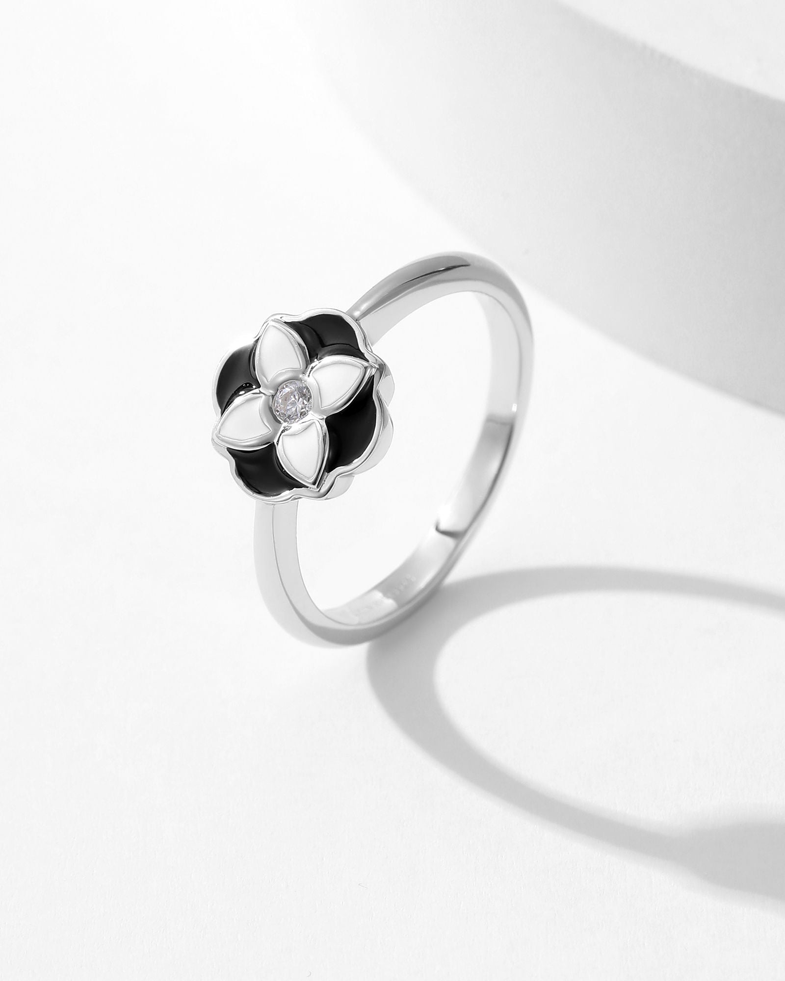 Fleur d’Émail Ring - 8312700